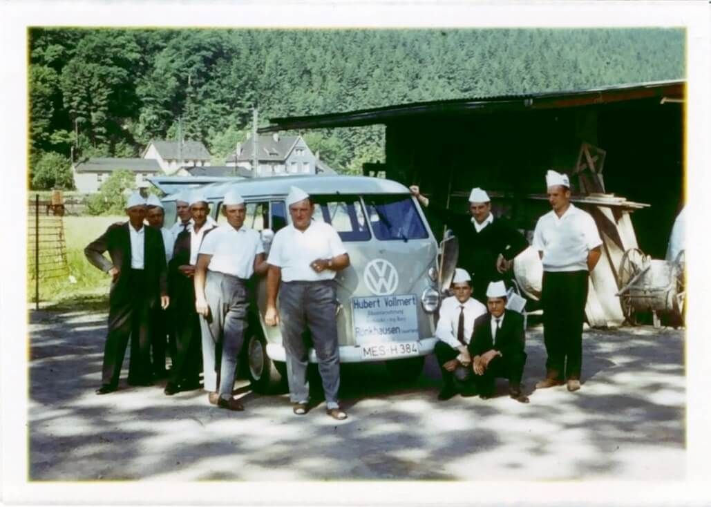 Erster Betriebsausflug mit firmeneigenem Fahrzeug 1964
